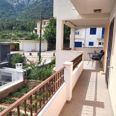 Apartments Vrisnik 젤사 외부 사진