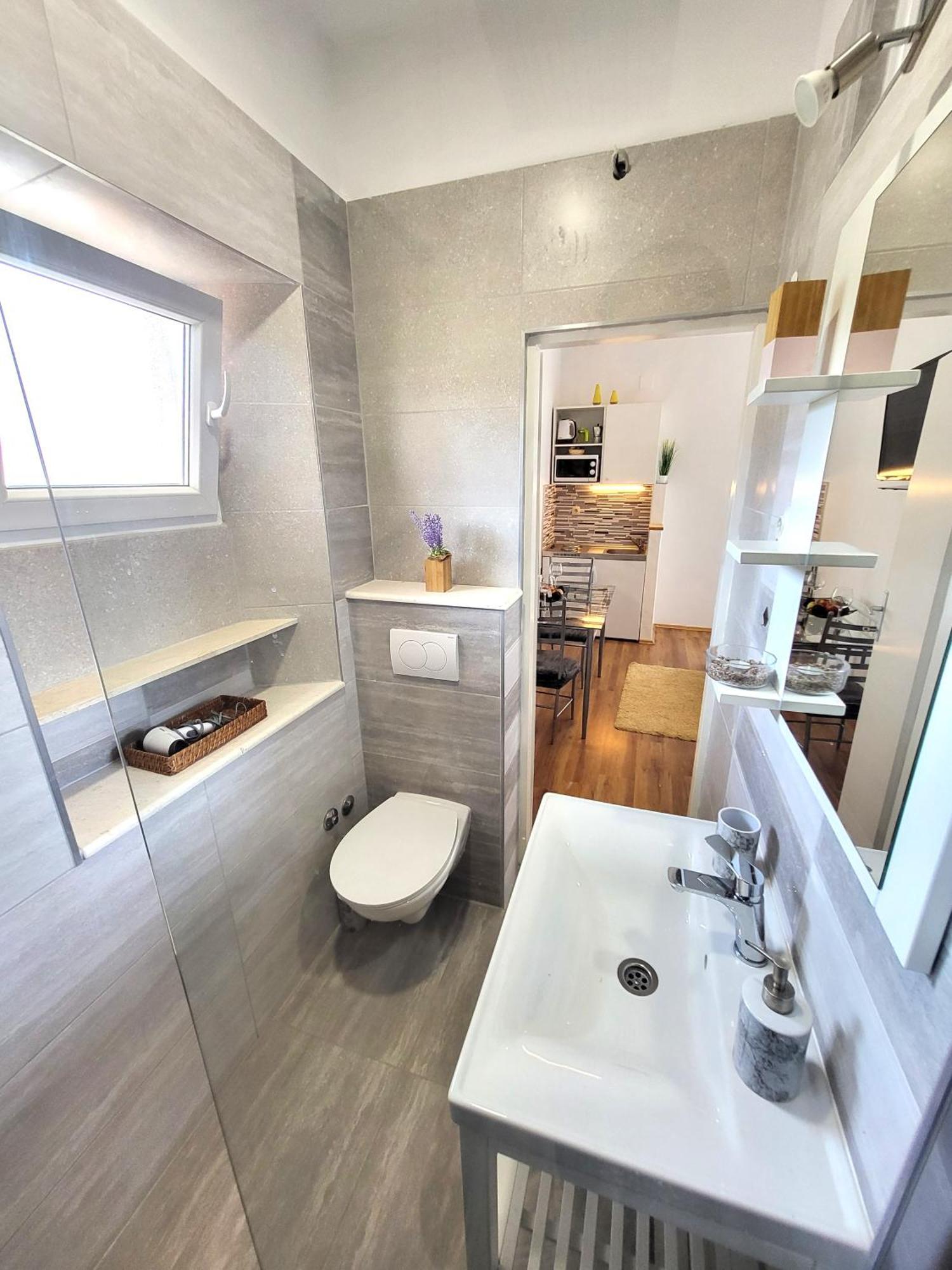 Apartments Vrisnik 젤사 외부 사진