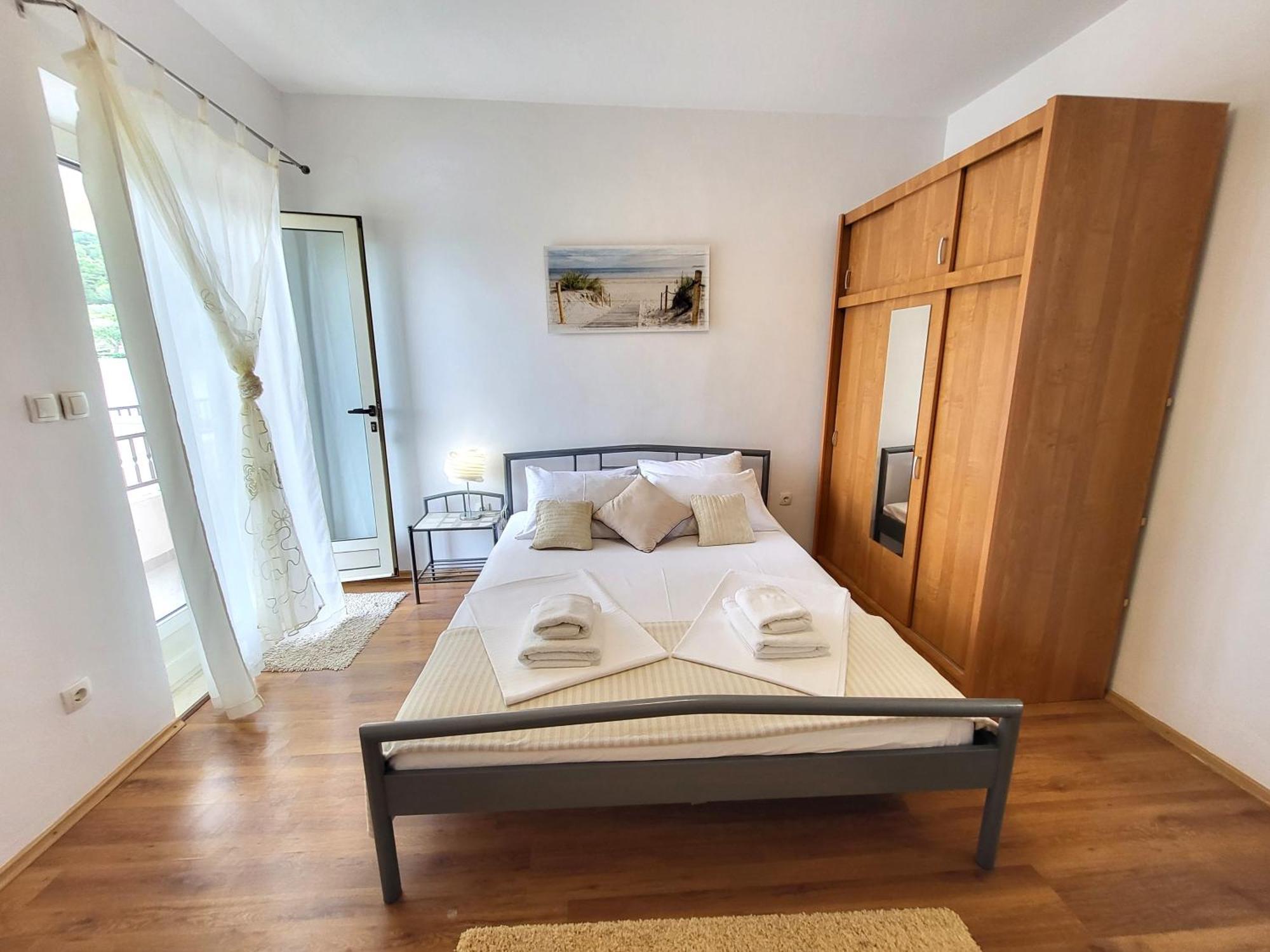 Apartments Vrisnik 젤사 외부 사진