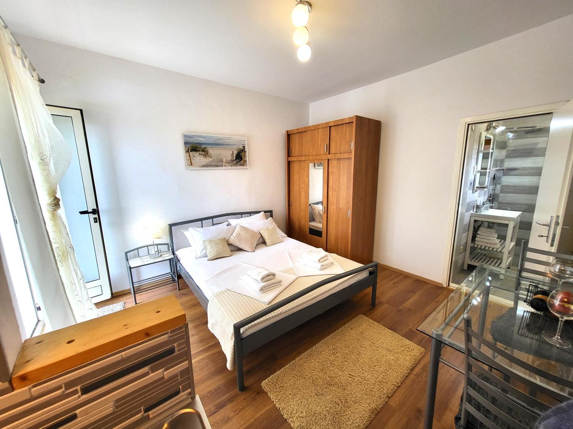 Apartments Vrisnik 젤사 외부 사진