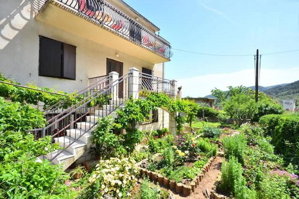 Apartments Vrisnik 젤사 외부 사진